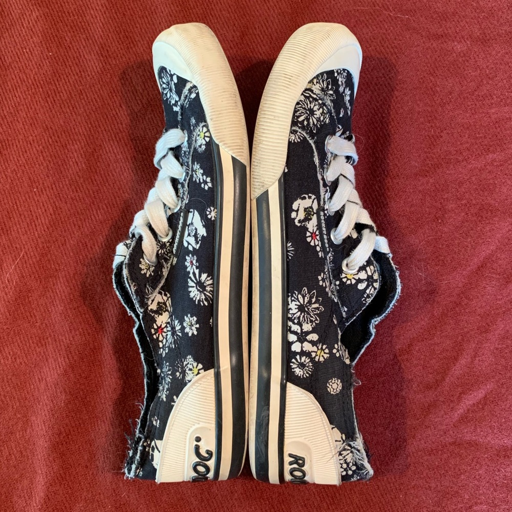Rocket Dog | Black & White Floral Sneakers | 8.5 - Picture 4 of 8